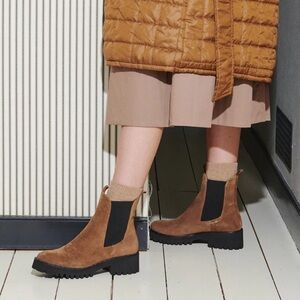 Freda Salvador Brooke Rain Resistant Boots Brown Suede Chelsea Lug Sole 6.5